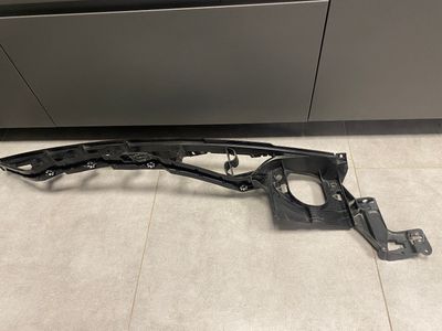 BMW E70 X5 jobb első sárvédő tartó 51127157990