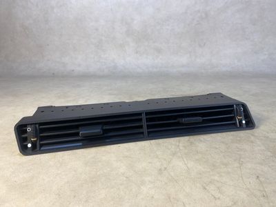 EREDETI BMW E23 7 SOROZAT Frisslevegős rács központ 64221375007