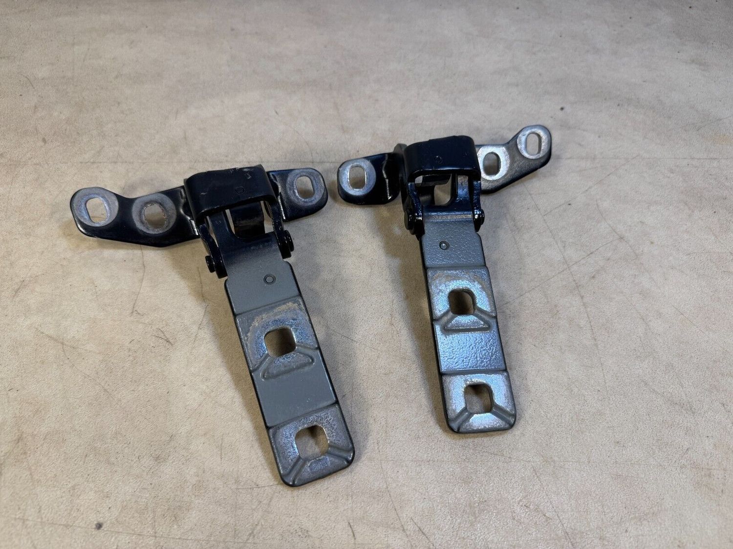 GENUINE BMW X5 E70 LCI Trunk Lid top Hinges Left &amp; Right SET 2 PCS