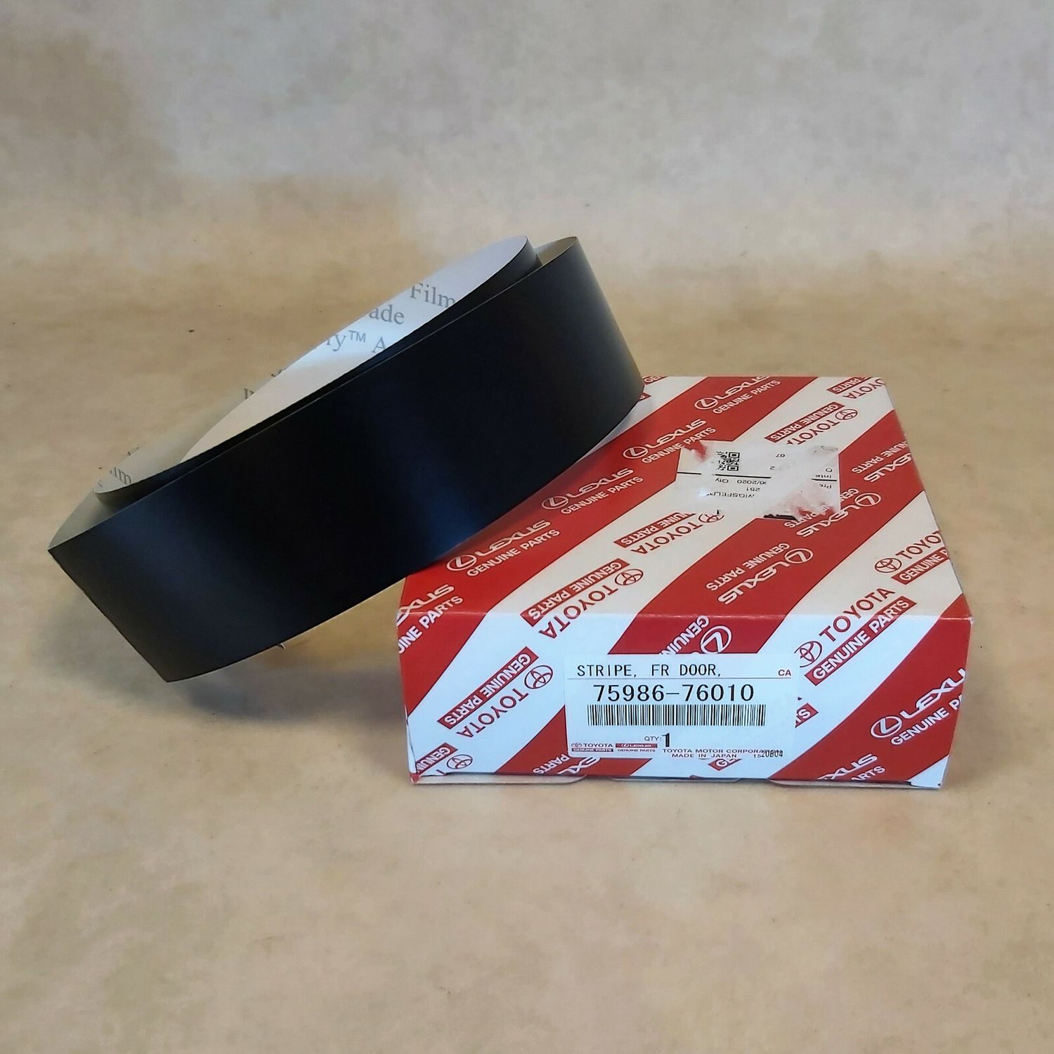 GENUINE 2012 Lexus CT 200h STRIPE FRONT DOOR OUTSIDE LEFT 75986-76010 7598676010