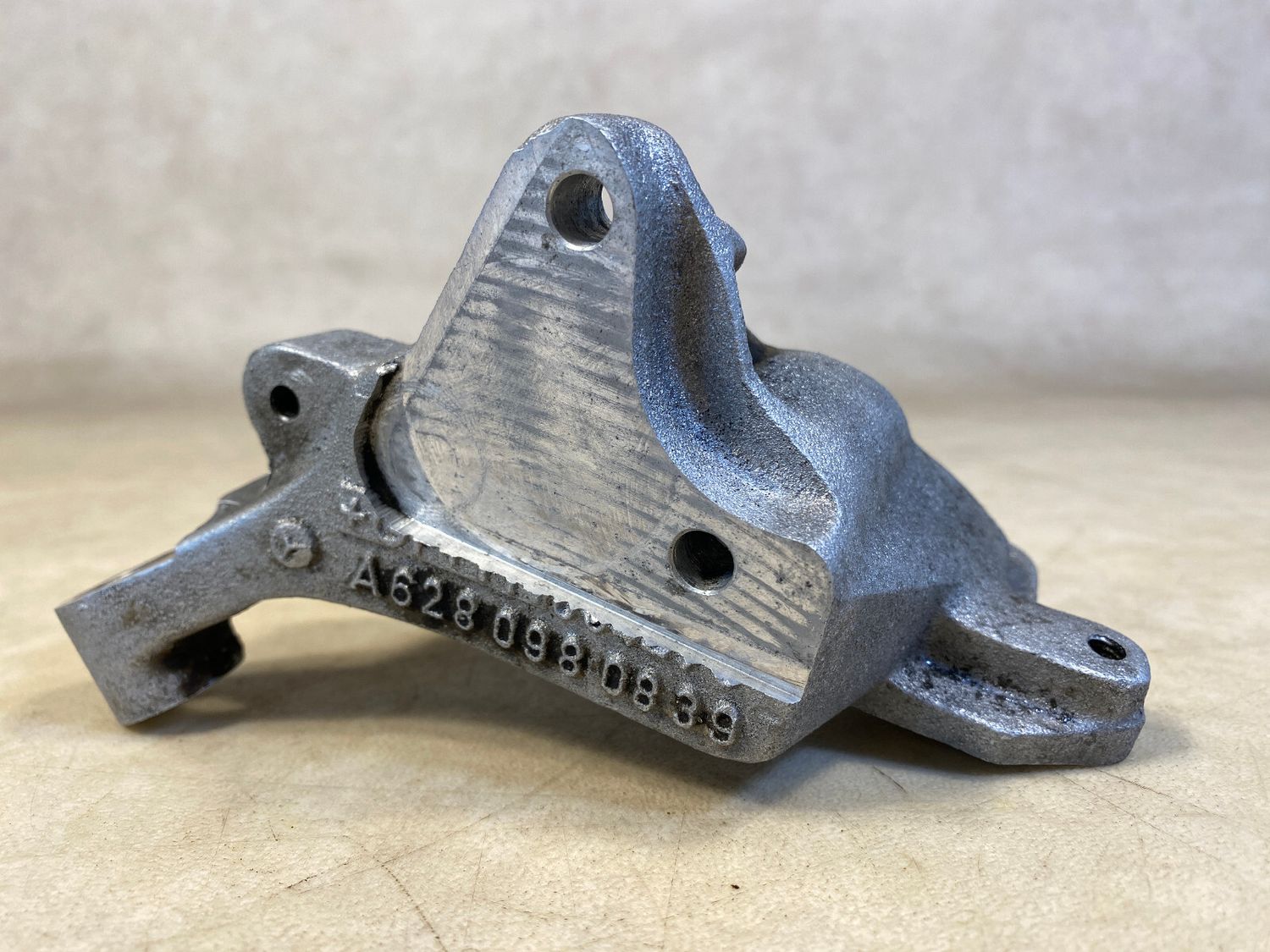 Mercedes G class W463 G400 CDI Genuine Intake Duct Holder Bracket A6280980839