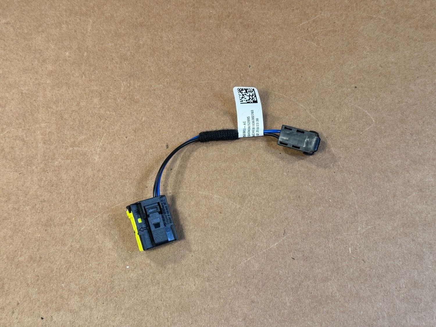 Genuine BMW F G Series Steering Wheel Wire Connector Horh Plug 9135012