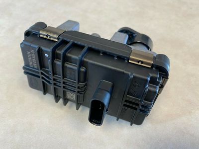 BMW G30 G31 G11 G12 G05 G06 G07 5.0d M550dX EREDETI ÚJ turbófeltöltő működtető