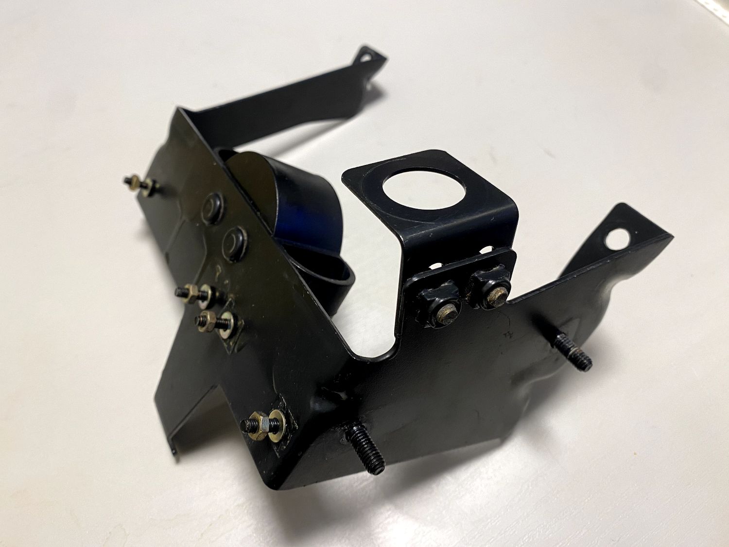 Mercedes G class W463 CDI GENUINE Vacuum Valve Bracket A4633500490