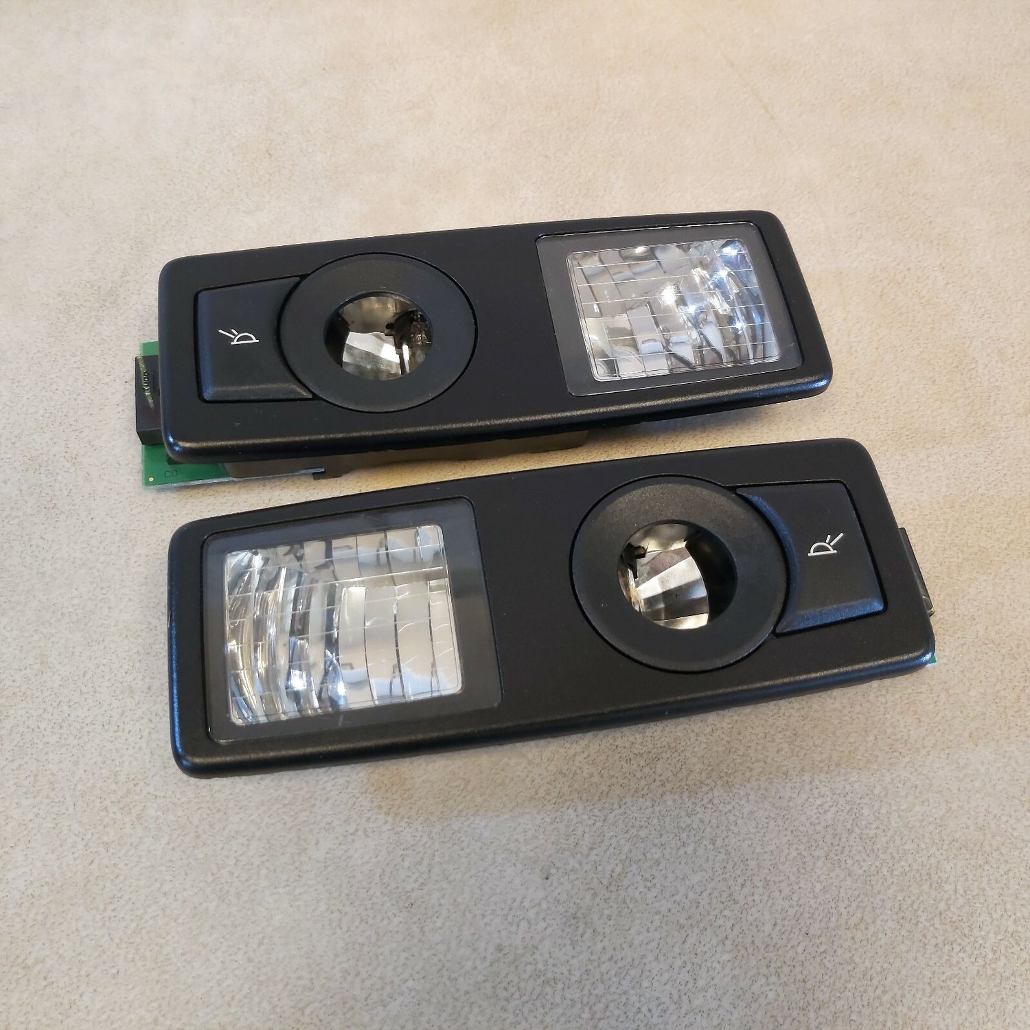 BMW Interior Reading Light Rear Left 63316972971 + Right 63316972972 Black SET