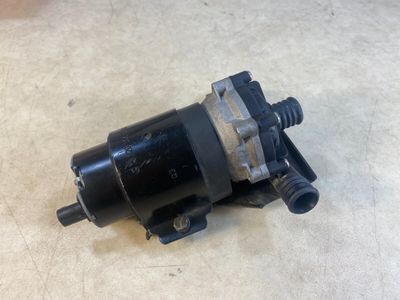 Mercedes G osztály W463 eredeti segédvízszivattyú konzollal A2205040740
