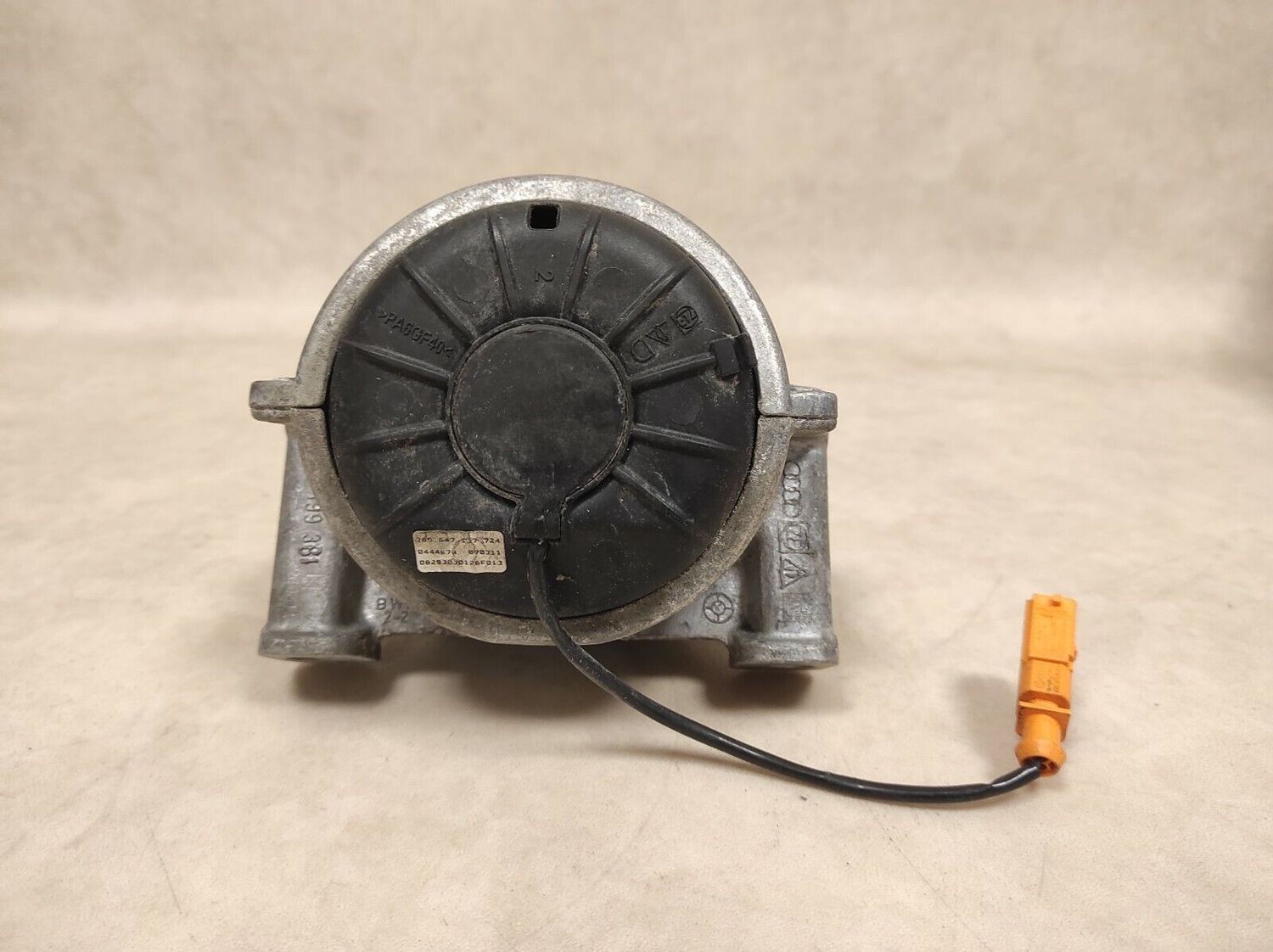 AUDI A4 A5 ENGINE MOUNT MOTOR SUPPORT BRACKET 8R0199381E 8R0199381C WITH LINE