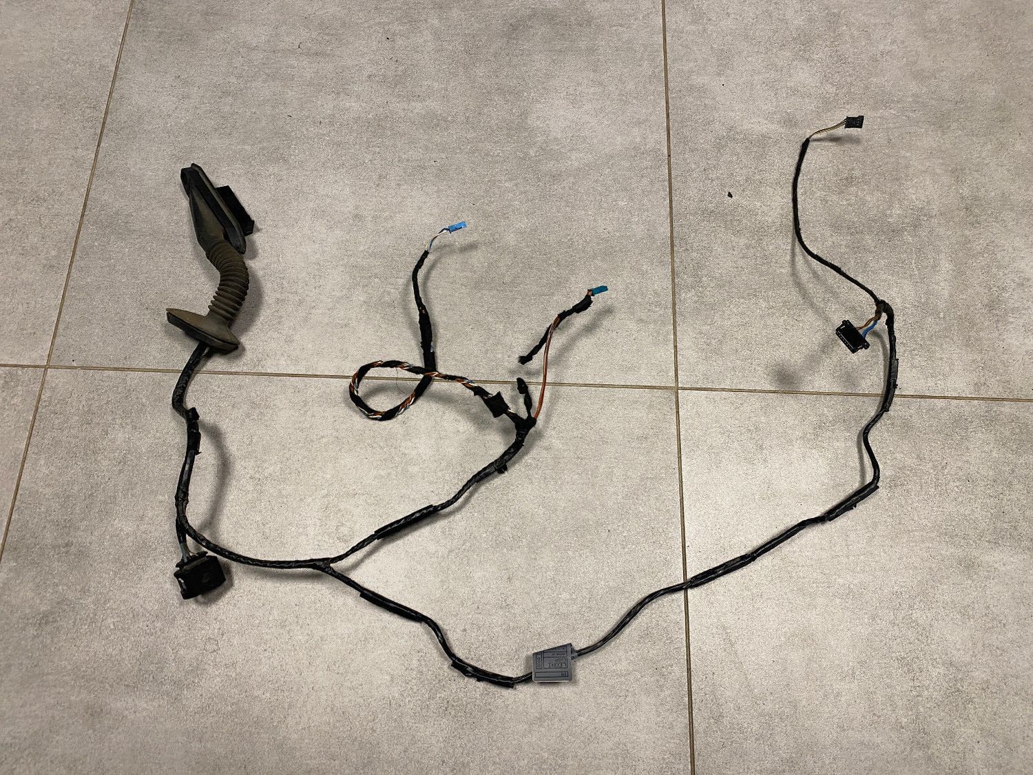 GENUINE BMW X5 E70 Front Right Door Wiring Harness 61126977063