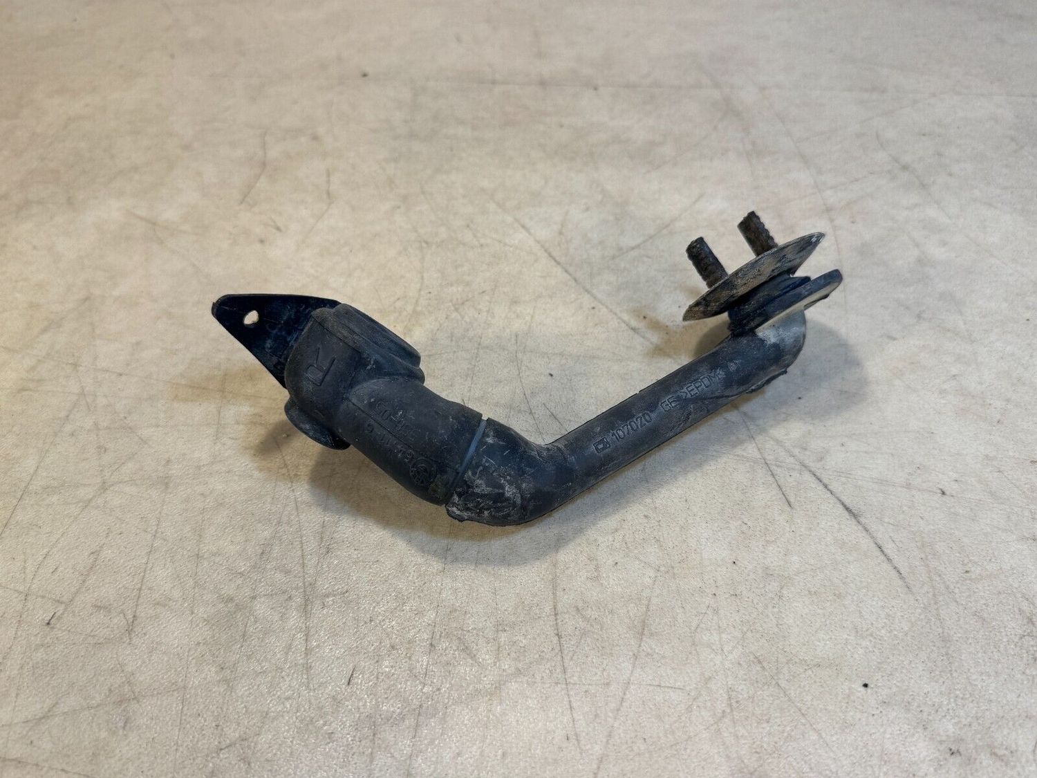 Genuine BMW X5 M X6 E70 E71 Upper Right Condensation Water Hose 64116947558