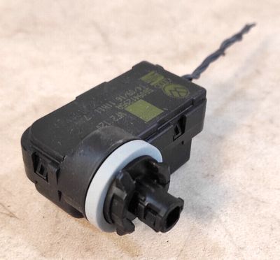 GENUINE Skoda Fabia Motor Actuator Motor, Headlight Range Adjustment, 560941295A