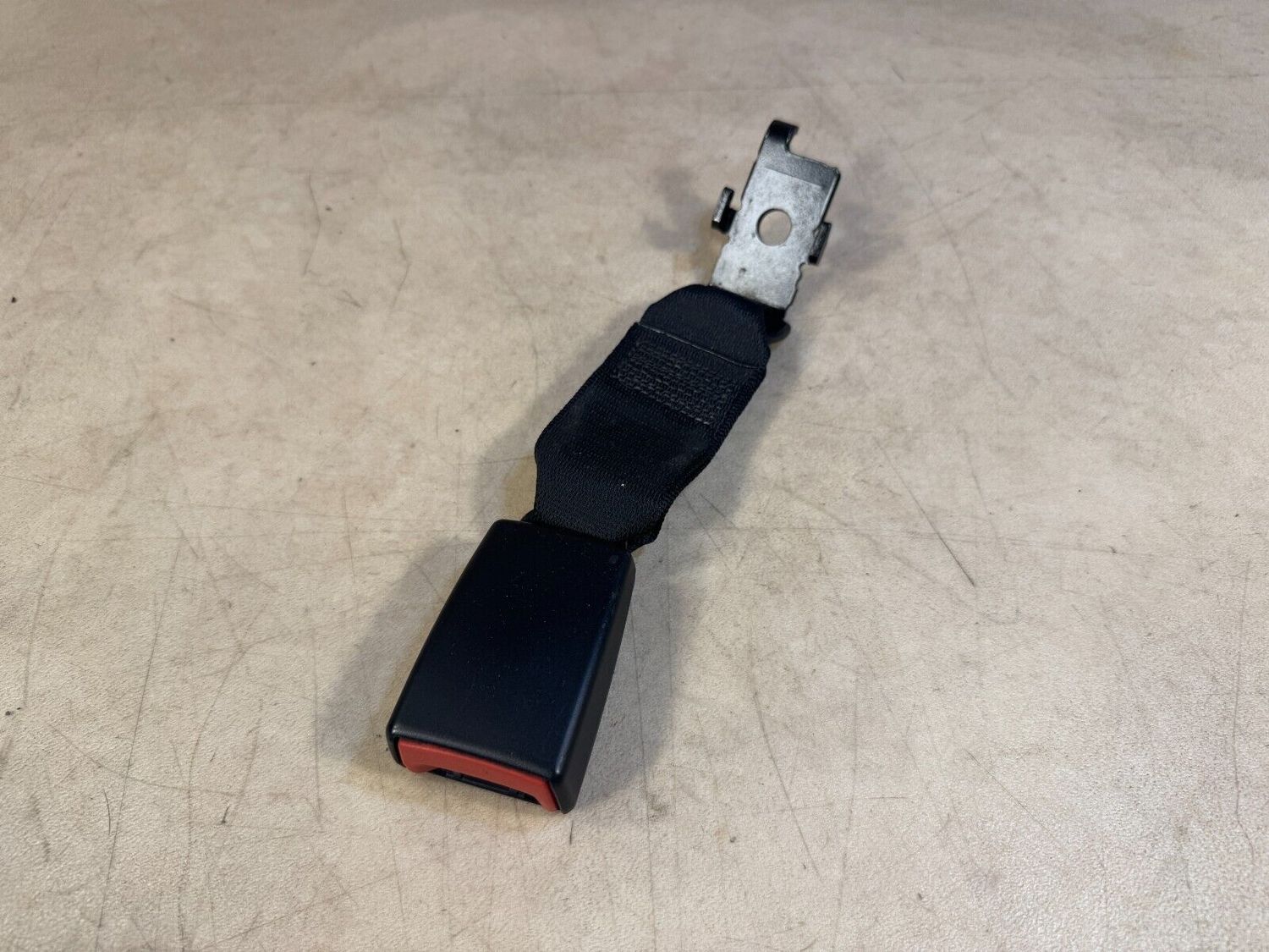 BMW X5 E70 LCI E70 REAR CENTER BLACK SEAT LOWER BELT LOCK 52204185747