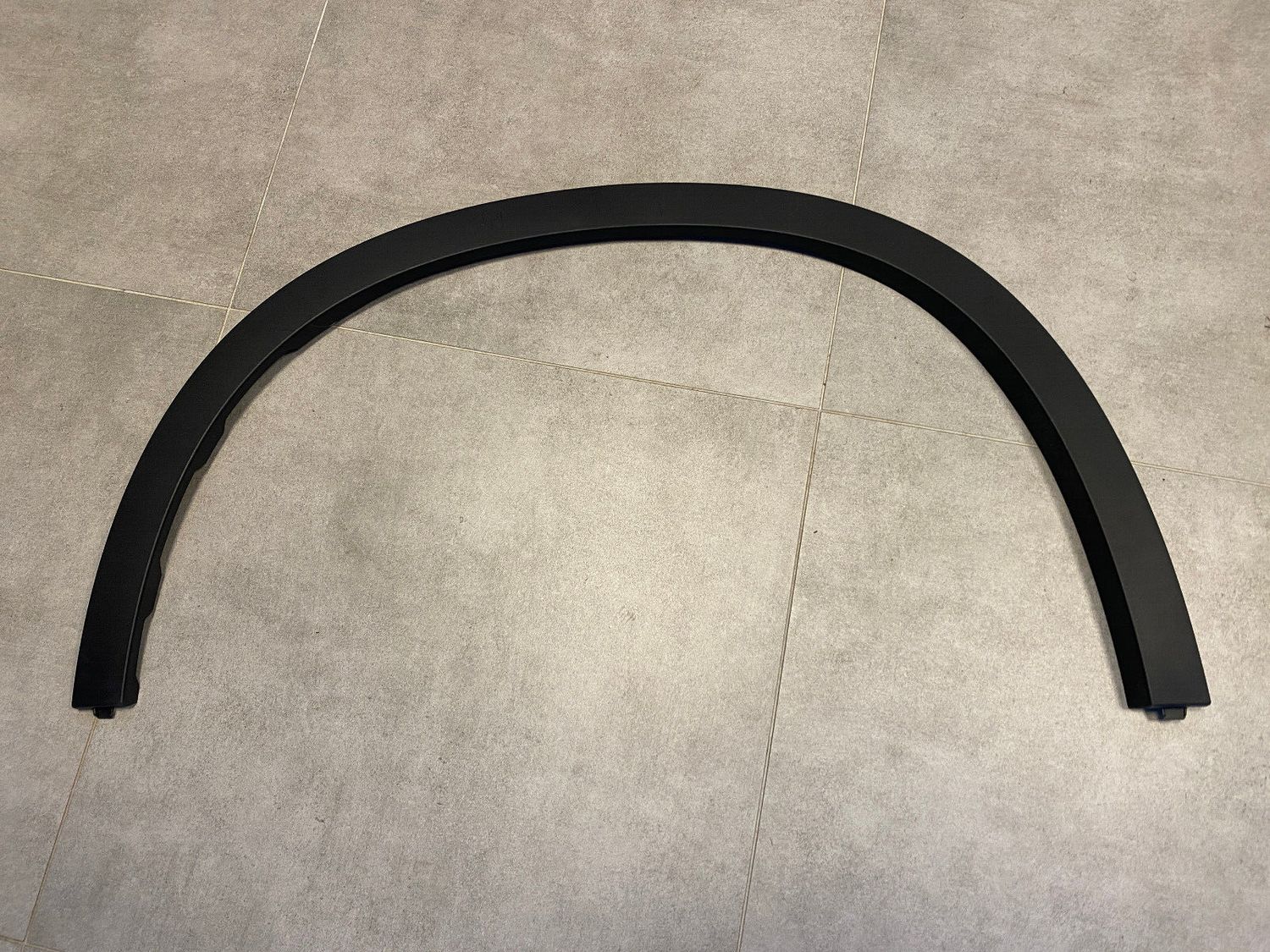 OEM BMW X5 G05 WHEEL ARCH TRIM FRONT LEFT 51777441043