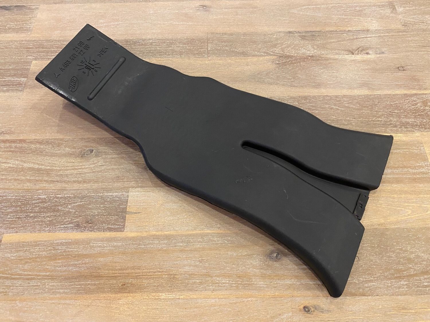 Mercedes G class W463 GENUINE Rear Left ore Right Air Vent Duct For the Foot
