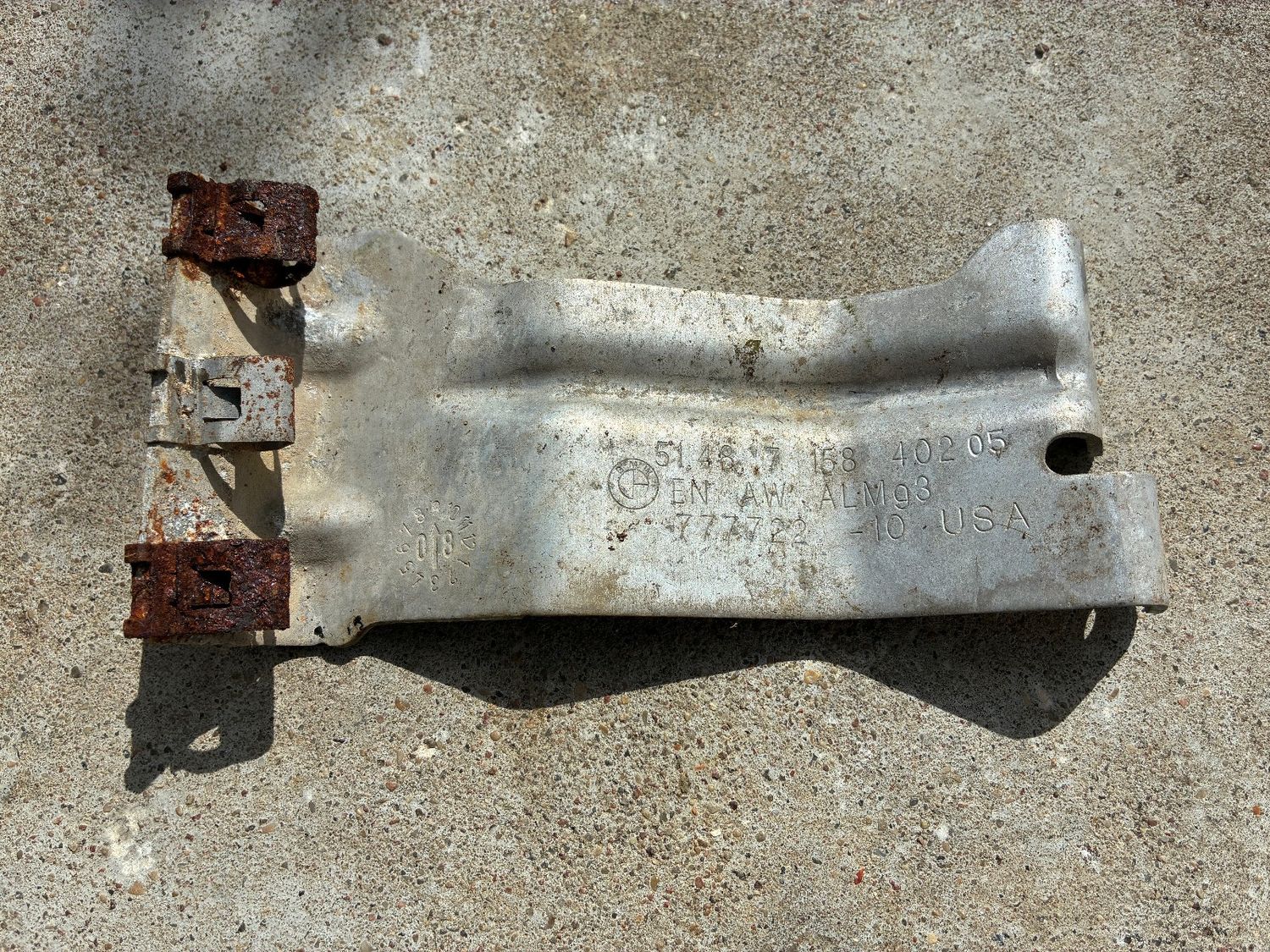 GENUINE BMW X5 E70 F15 F85 X6 E71 E72 F16 F86 Bracket for tank guard, right