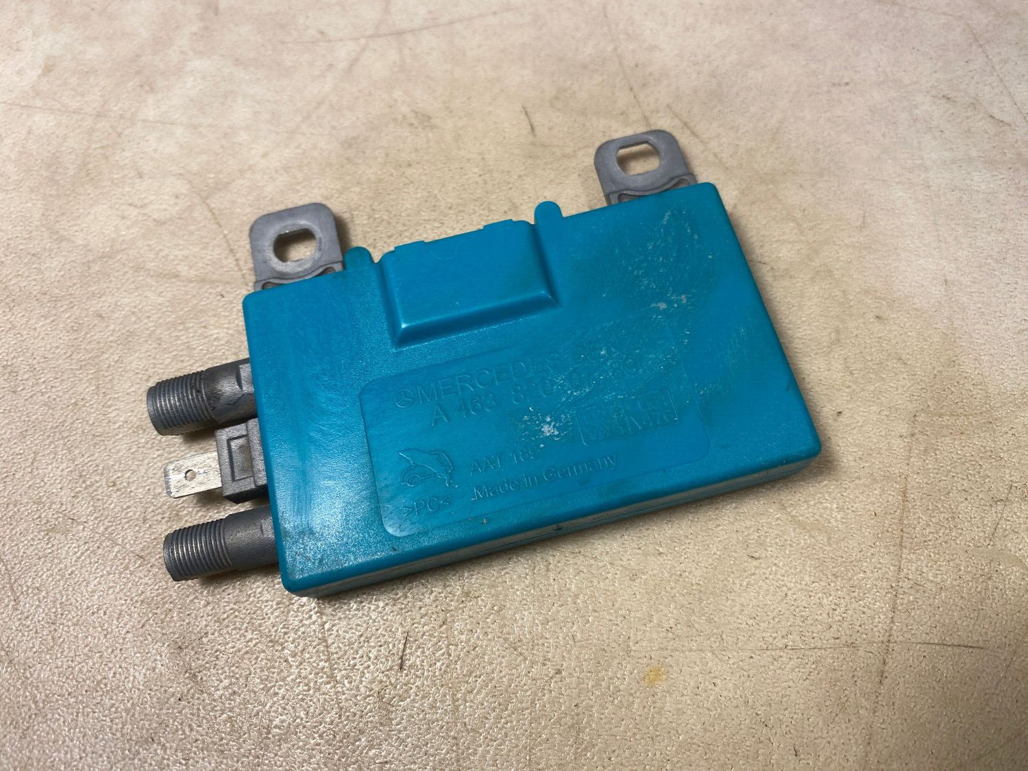 Mercedes G class W463 GENUINE Antenna Amplifier control Unit A4638200789