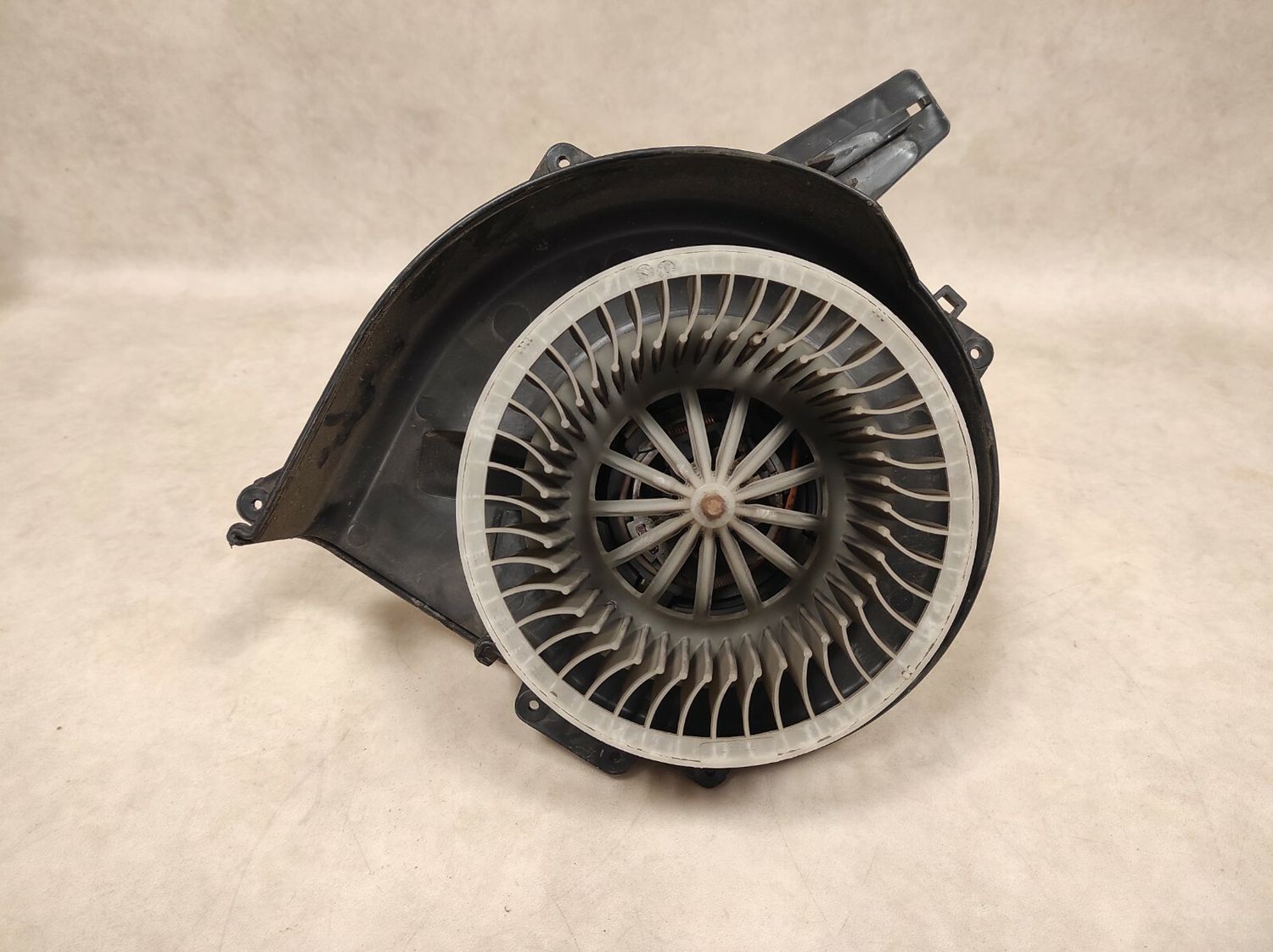 VOLKSWAGEN POLO 1.4 INTERIOR HEATER BLOWER MOTOR FAN 6Q1819015J, 6Q1 819 015 J