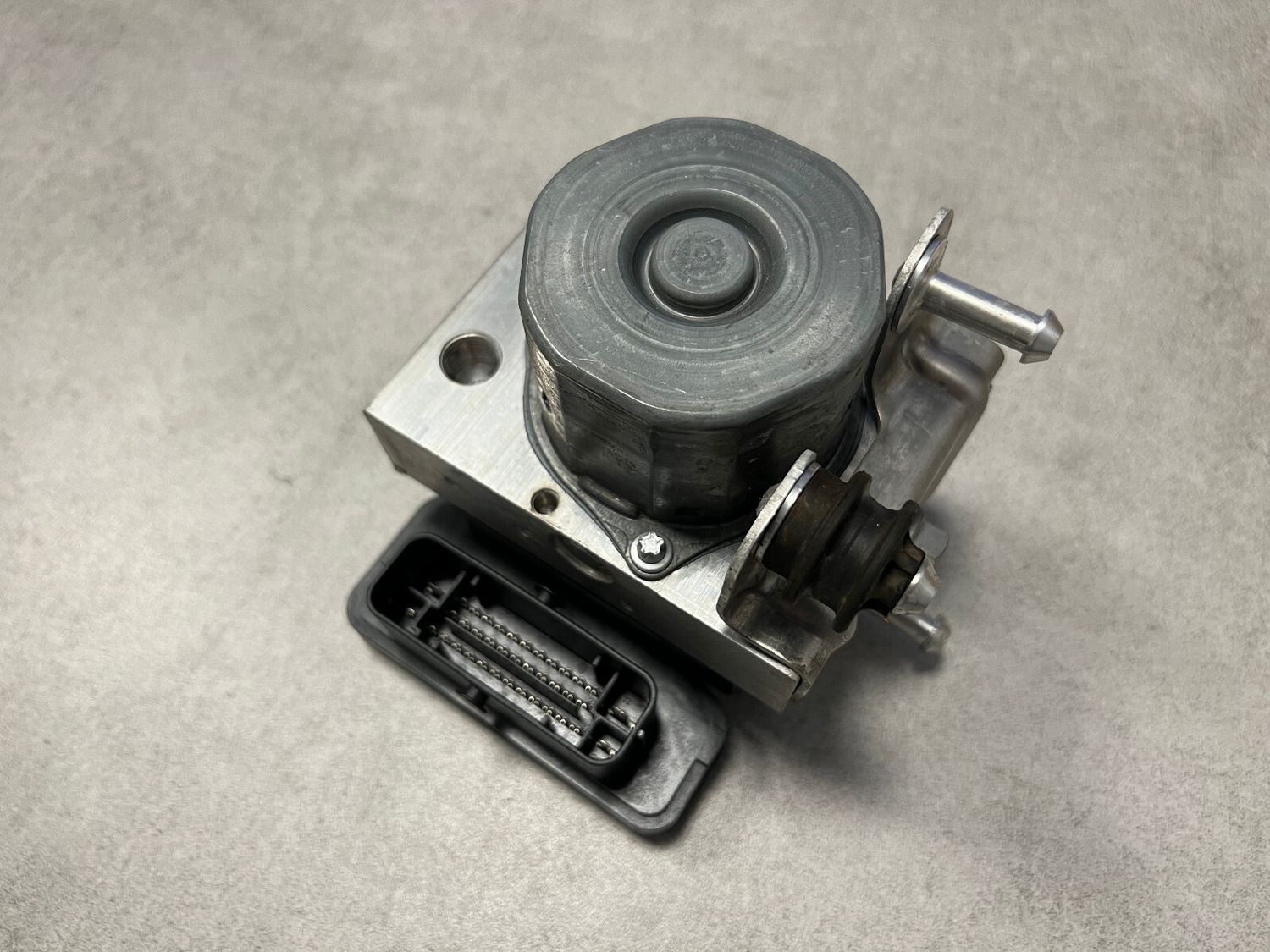 Porsche 991 911 GENUINE ABS BRAKE UNIT HYDRAULIC VALVE BLOCK