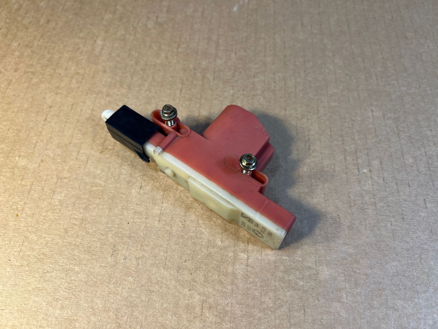 GENUINE BMW 3 E30 6 E24 7 E23 Actuator for front inner door 51261372594