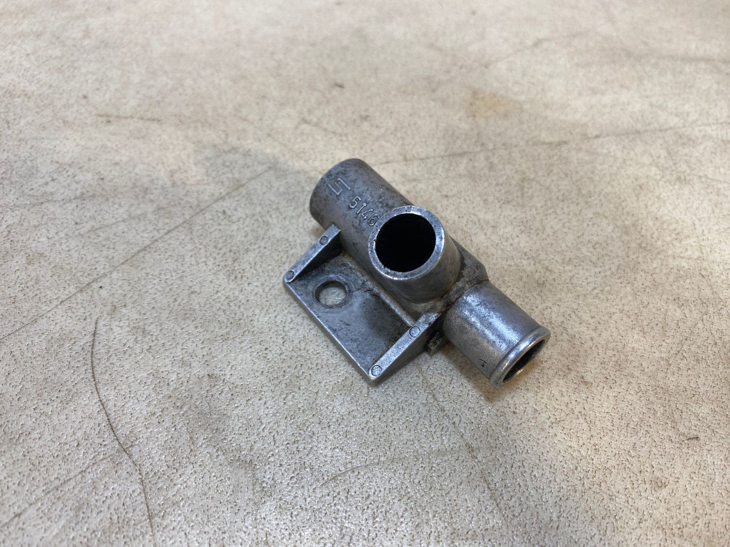 GENUINE BMW 5 E28 6 E24 7 E23 By-pass housing 11631271342