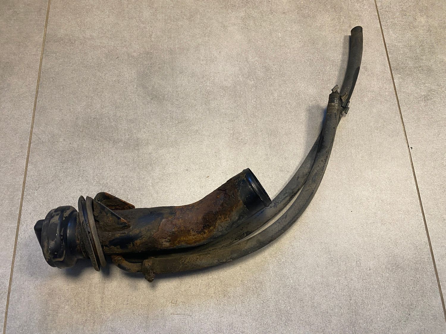 Mercedes G class W463 GENUINE Fuel Filler Neck with Hose A4634700520