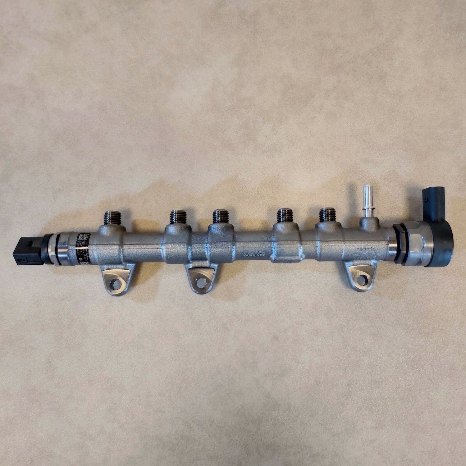 BMW 3 G20 5 G30 G31 X3 G01 X4 G02 B47 High pressure accumulator injector line