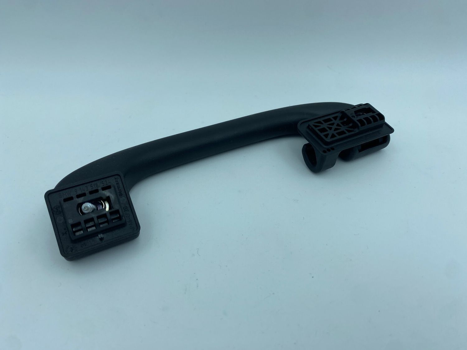 BMW E60 E90 REAR RIGHT OVERHEAD INTERIOR GRAB HANDLE 9143530