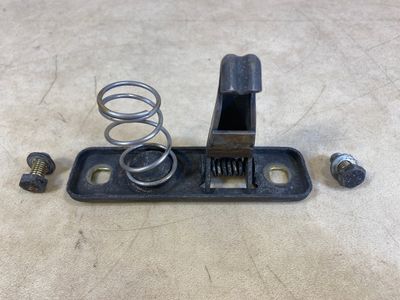Mercedes G osztály W463 EREDETI motorháztető zár horog A4638800064