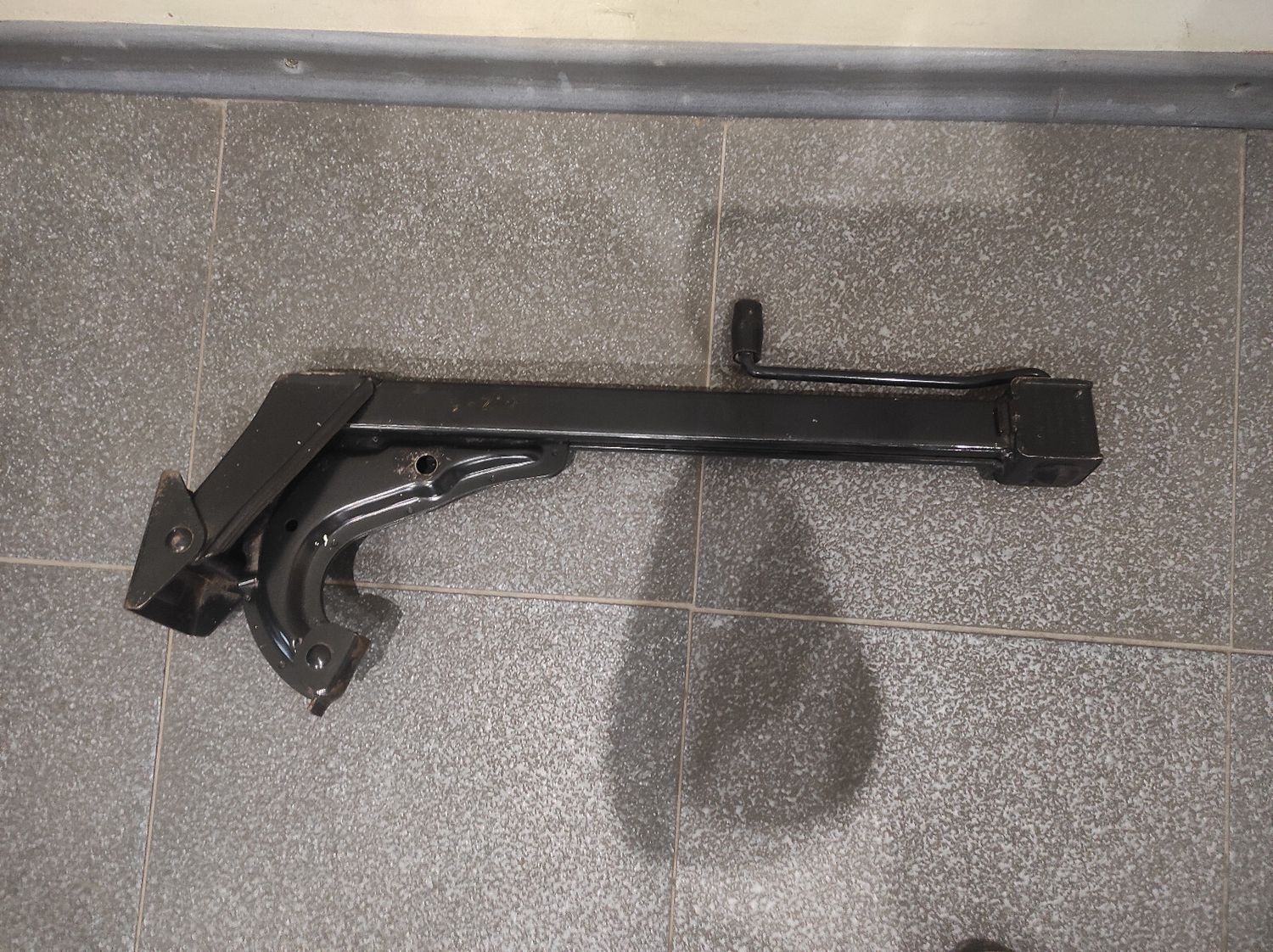 GENUINE BMW 5&#39; E34 (1989-1996) LIFTING JACK 800 KG 71121092414 71121179653