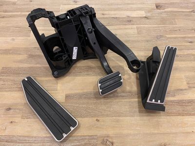 Porsche 911 991.1 991.2 GENUINE GAS BRAKE STEP PEDAL SET