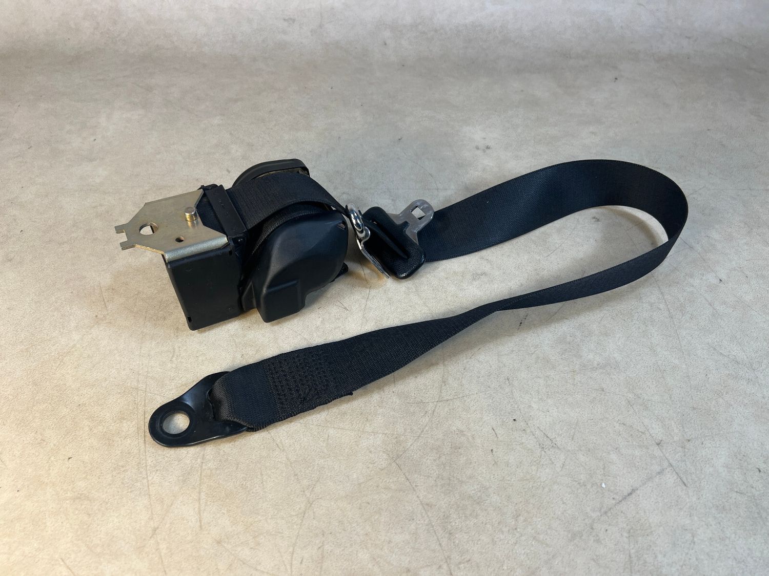Genuine BMW 7 Series E23 Front Right or Left SEAT SAFETY BELT 72111881415