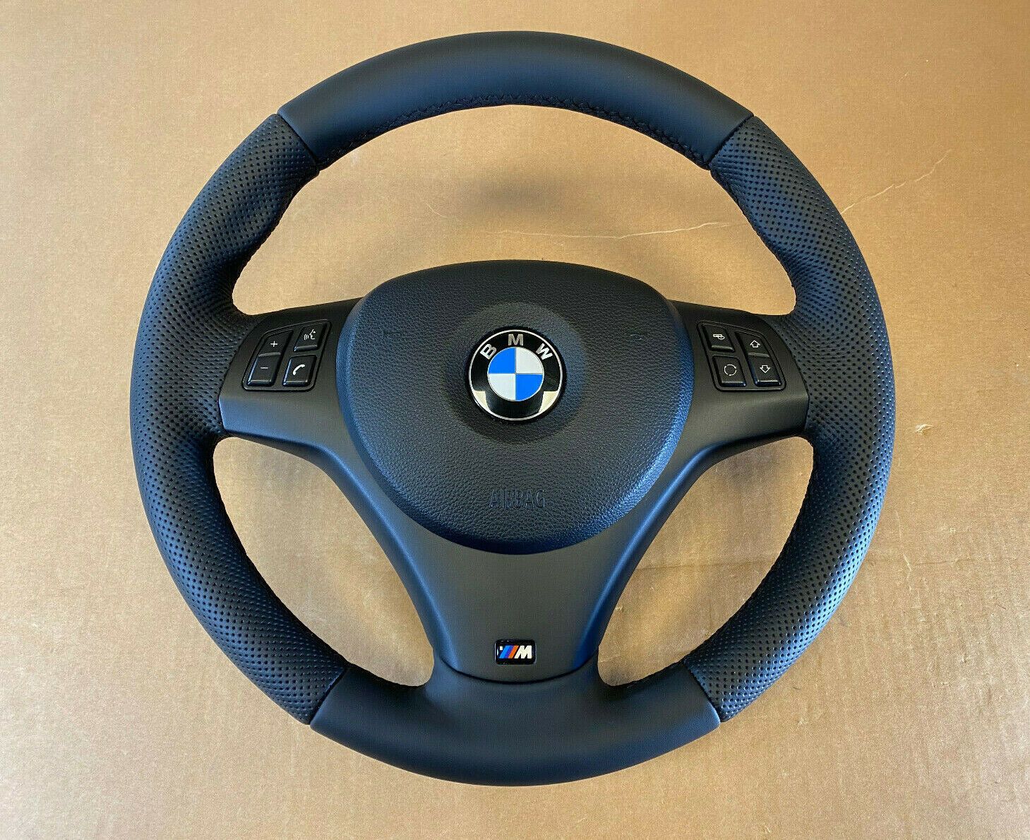 BMW 1 3 X1 X5 X6 E81 E87 E88 E90 E91 E92 E93 E84 E70 E71 E72 M Steering Wheel