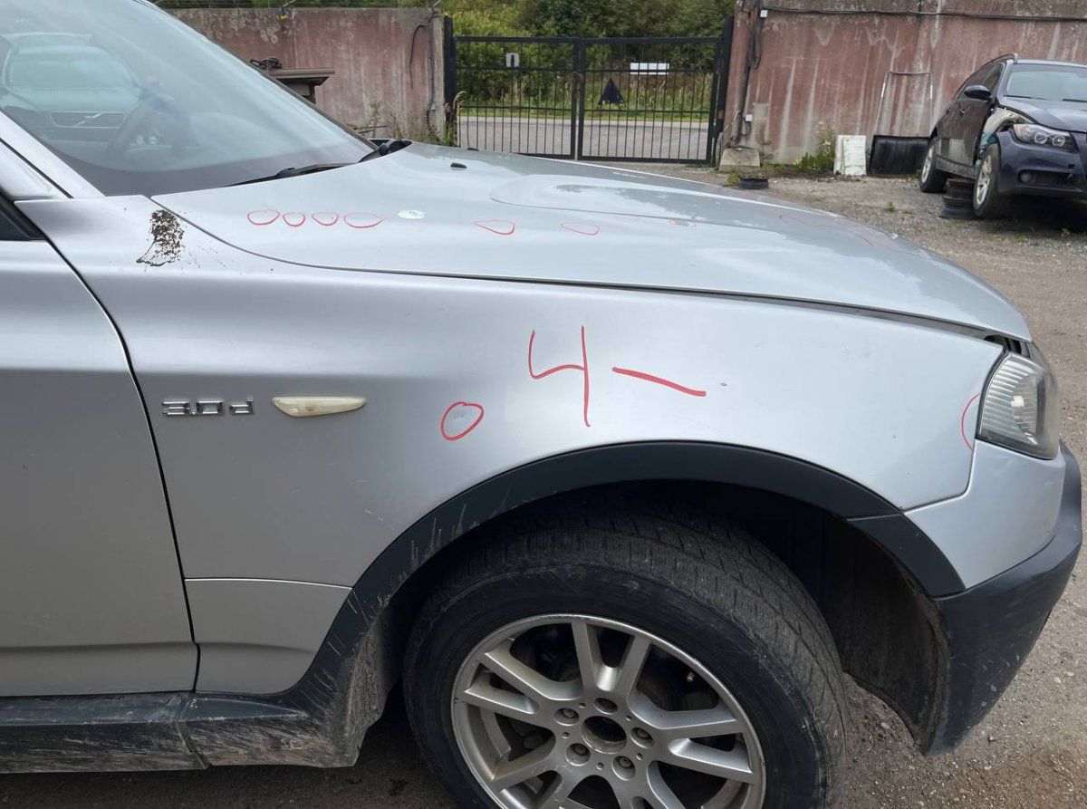 3403736 Fender Front Right BMW X3 (E83) (2004-2012)