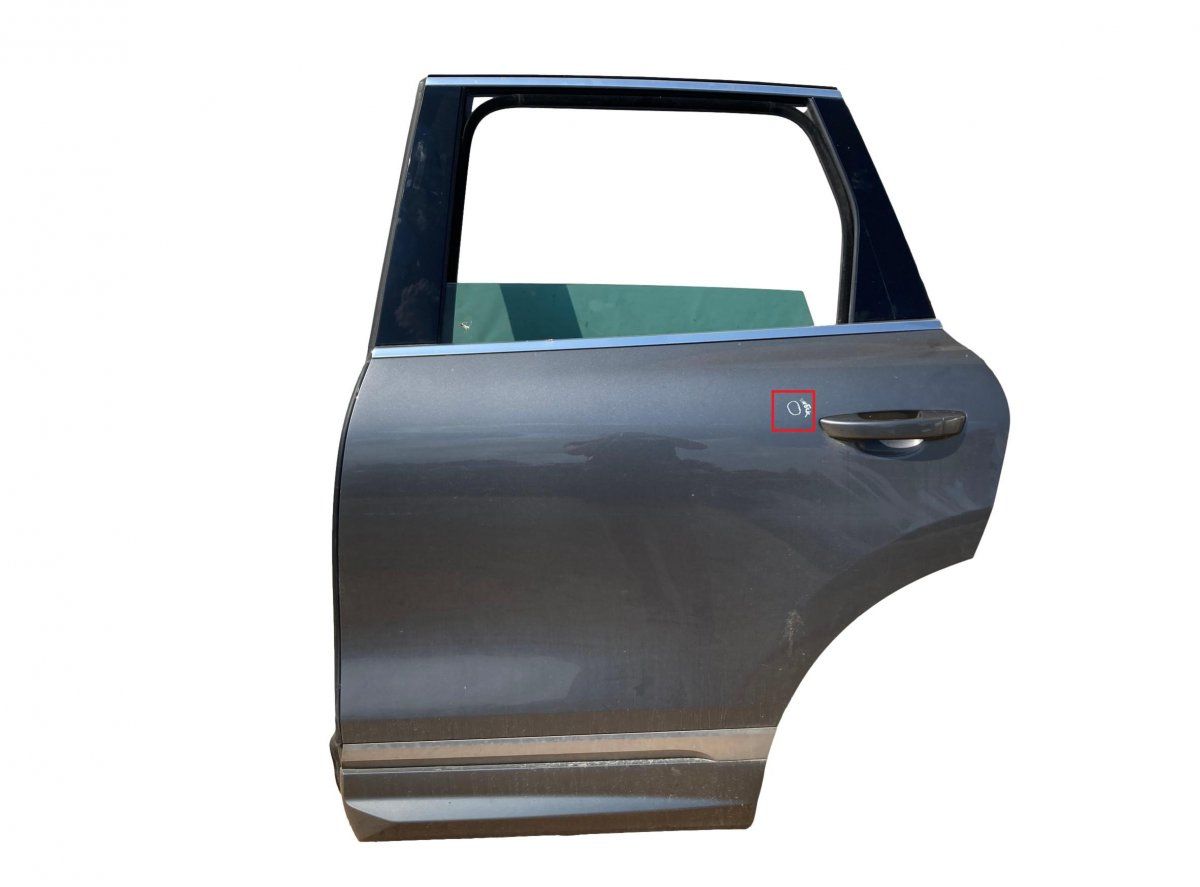 7P0833055 Door Rear  Left VW TOUAREG II (7P) (2010-2018)