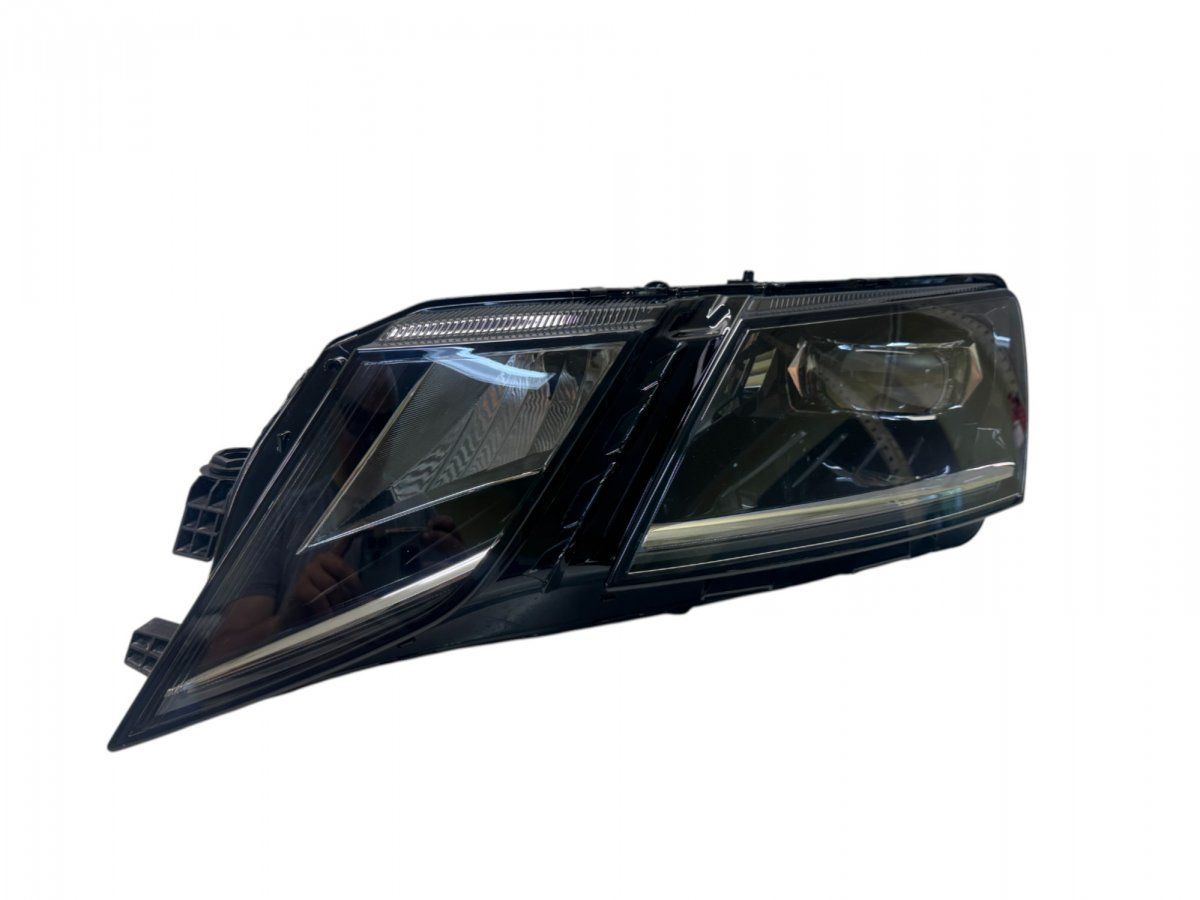 5E1941015E 030110423107 Headlight left SKODA OCTAVIA III (5E) (2012-2019)