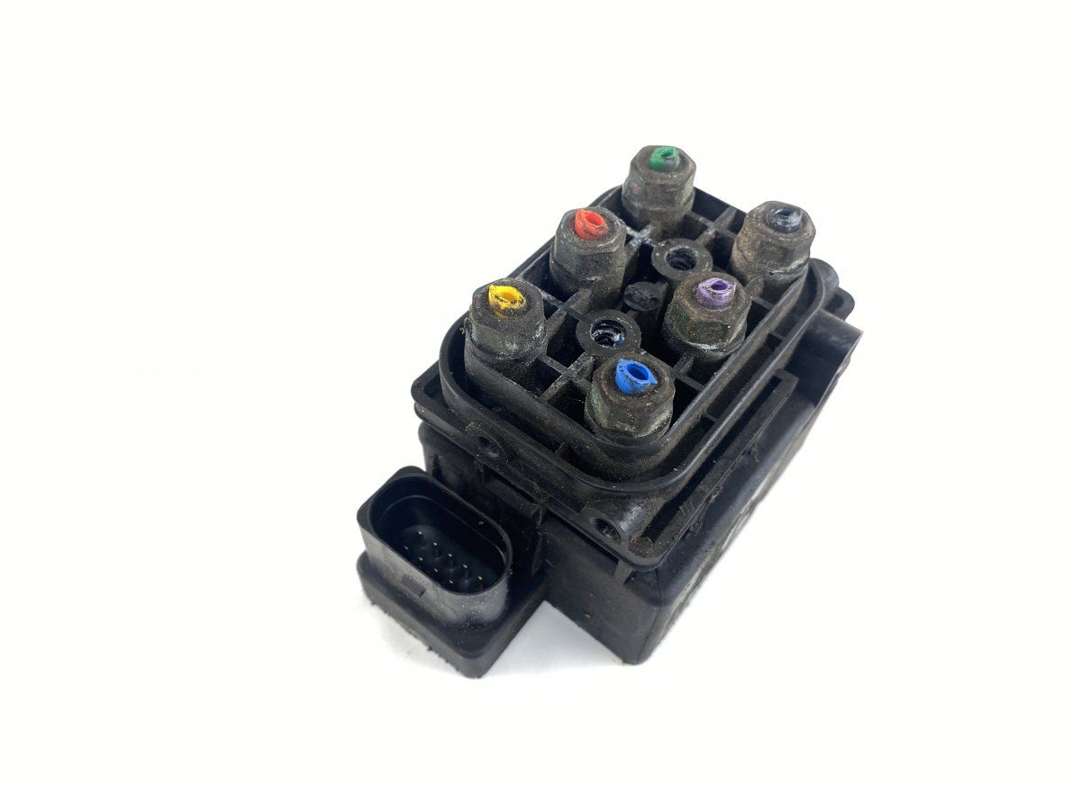 15152400082 15-1524-0008.2 Air suspension valve block AUDI Q7 (4L) (2006-2015)