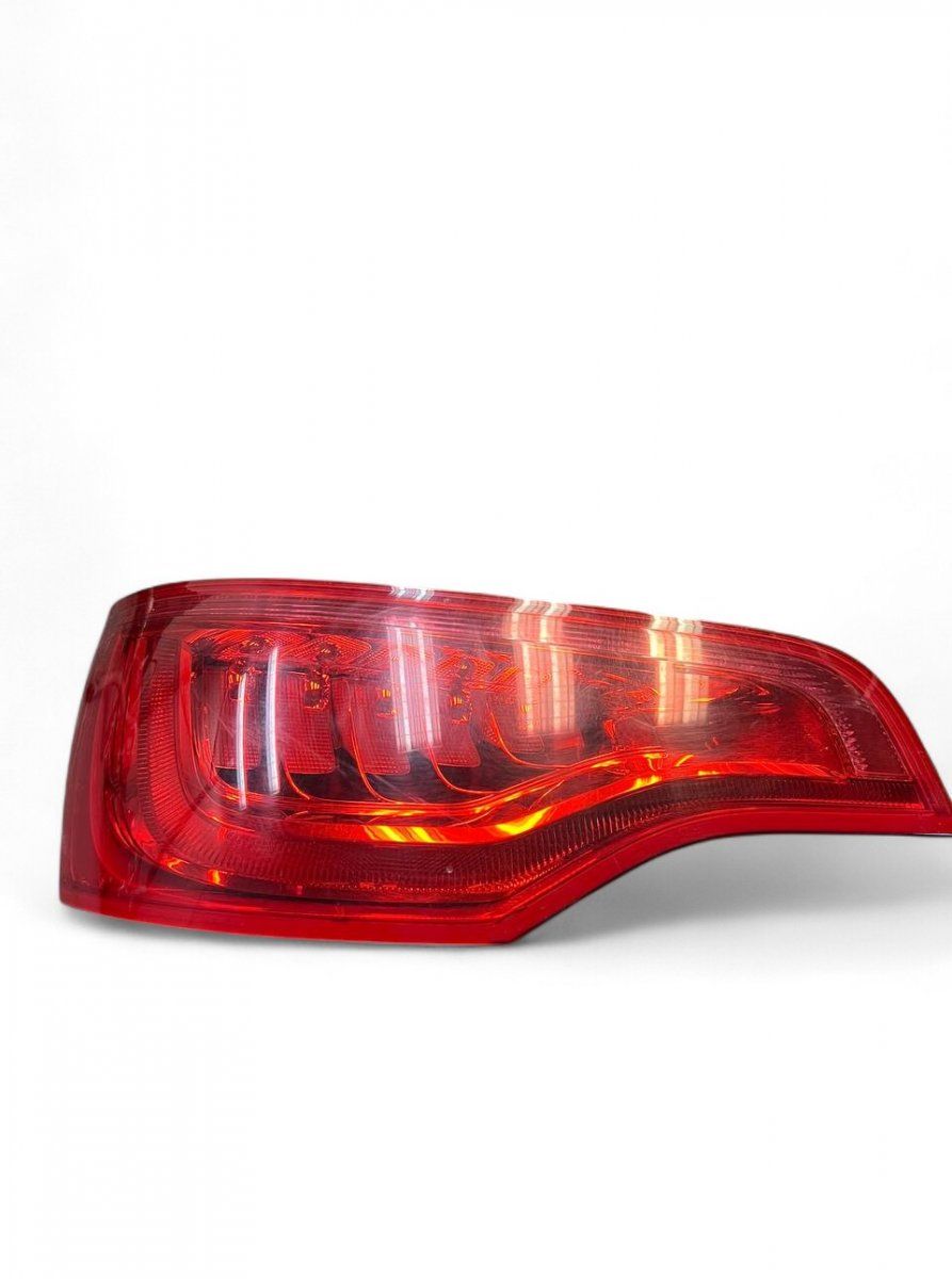 4L0945093F Tail light left AUDI Q7 (4L) (2006-2015)