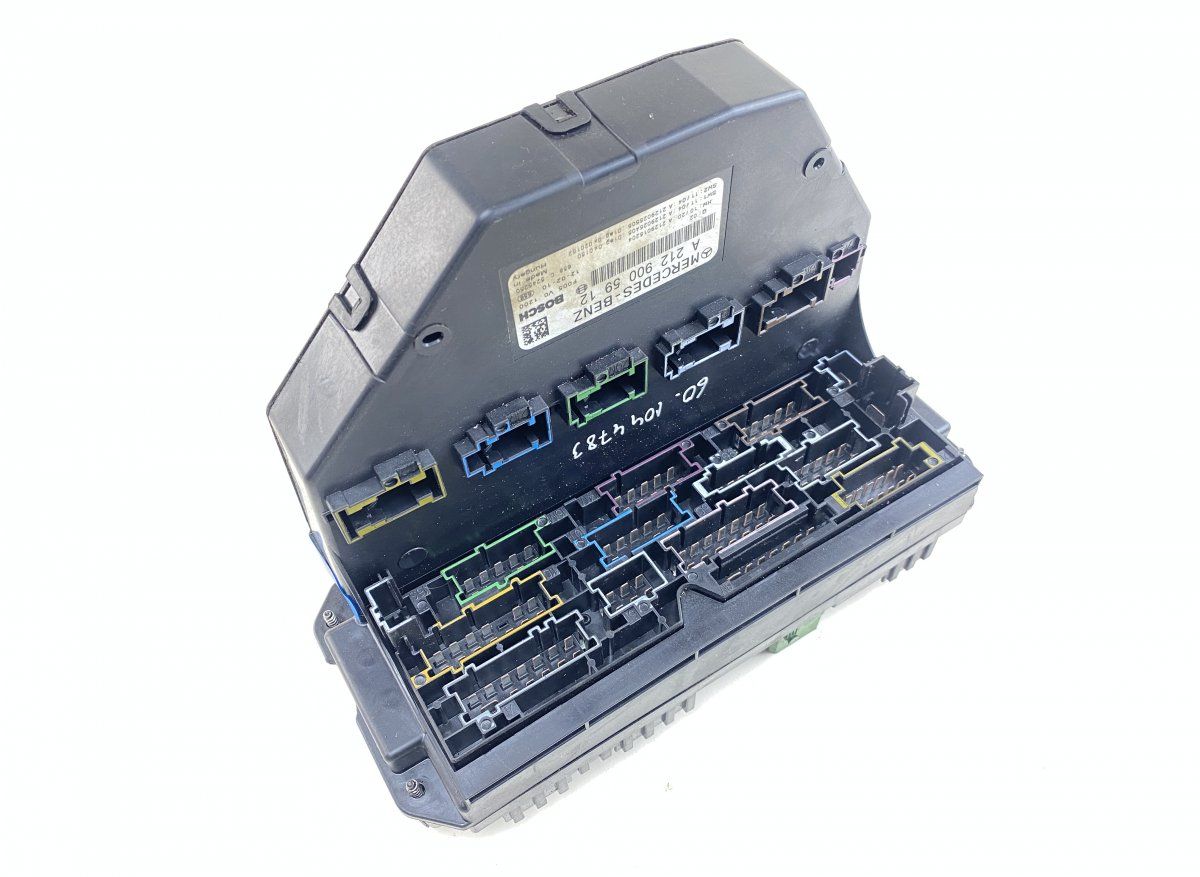 F005V01064 F005V01024 F005V01303 F005V01025 F005V01202 F005V01063 F005V01059 Fuse box MERCEDES-BENZ C-CLASS (W204) (2007-2013)