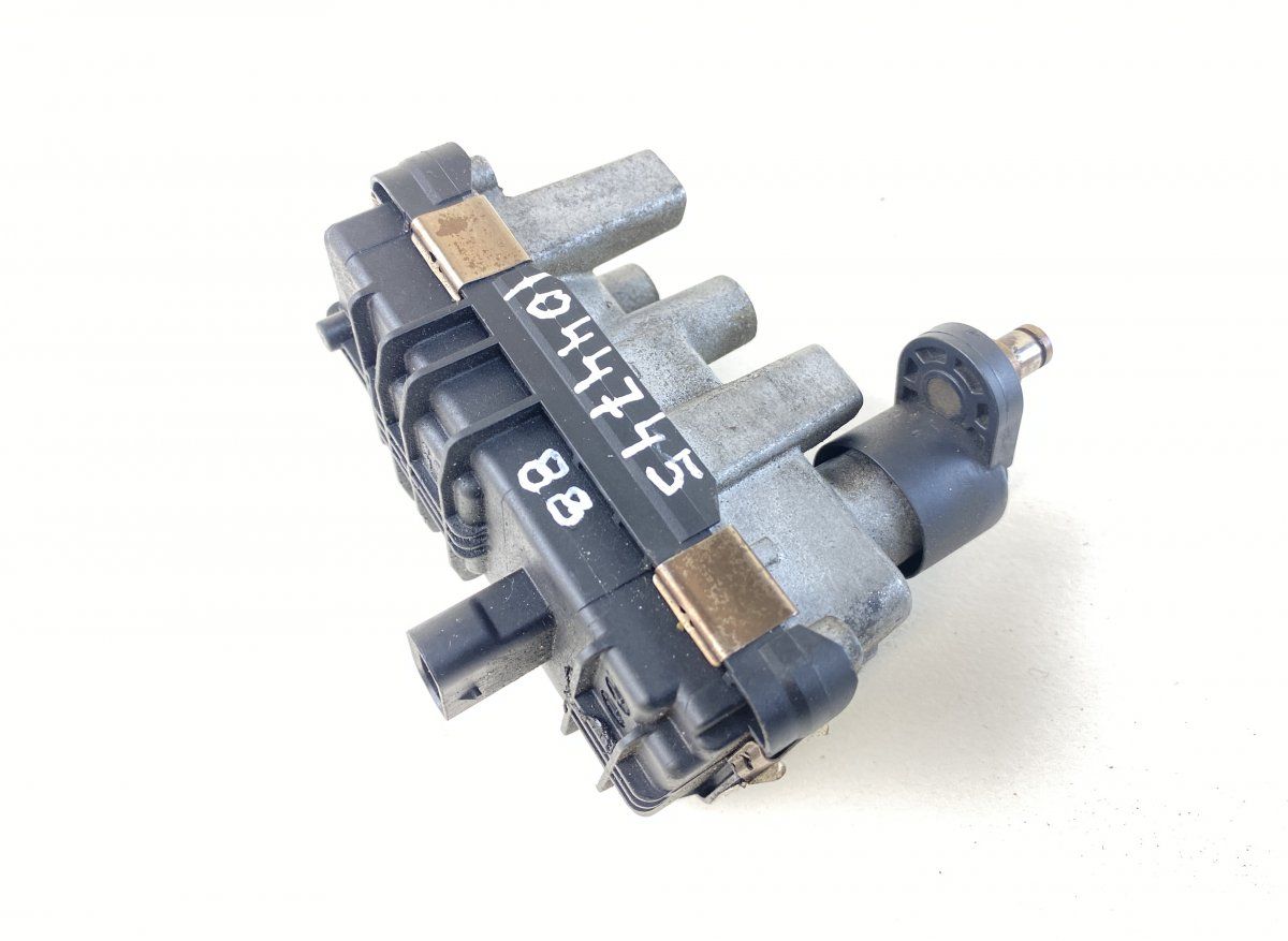 8390770009 83907-0009 Turbocharger control valve / actuator AUDI Q7 (4MB, 4MG) (2015-)