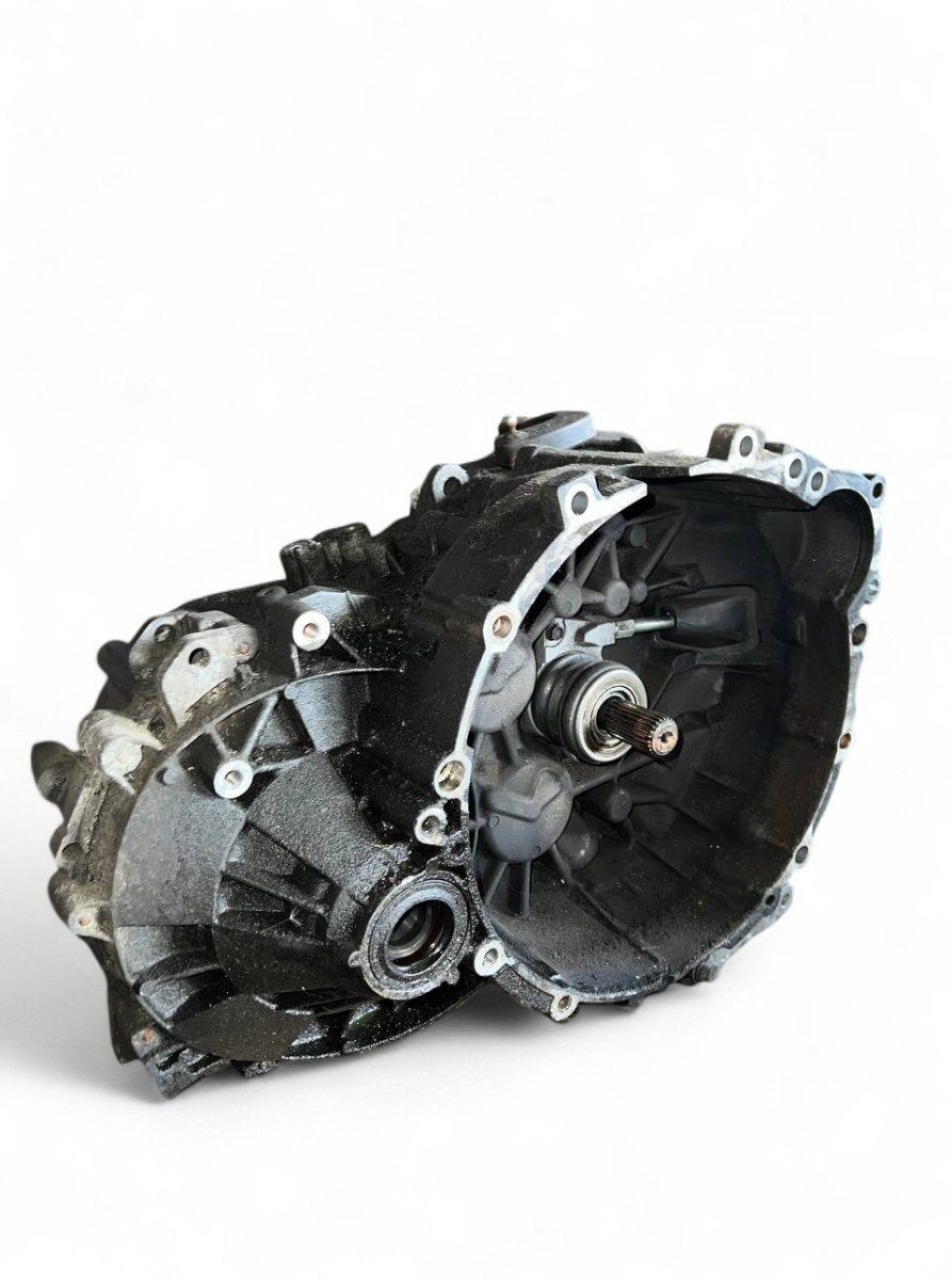 8252132 Gearbox VOLVO V70 II / XC70 I (P80) (2000-2007)