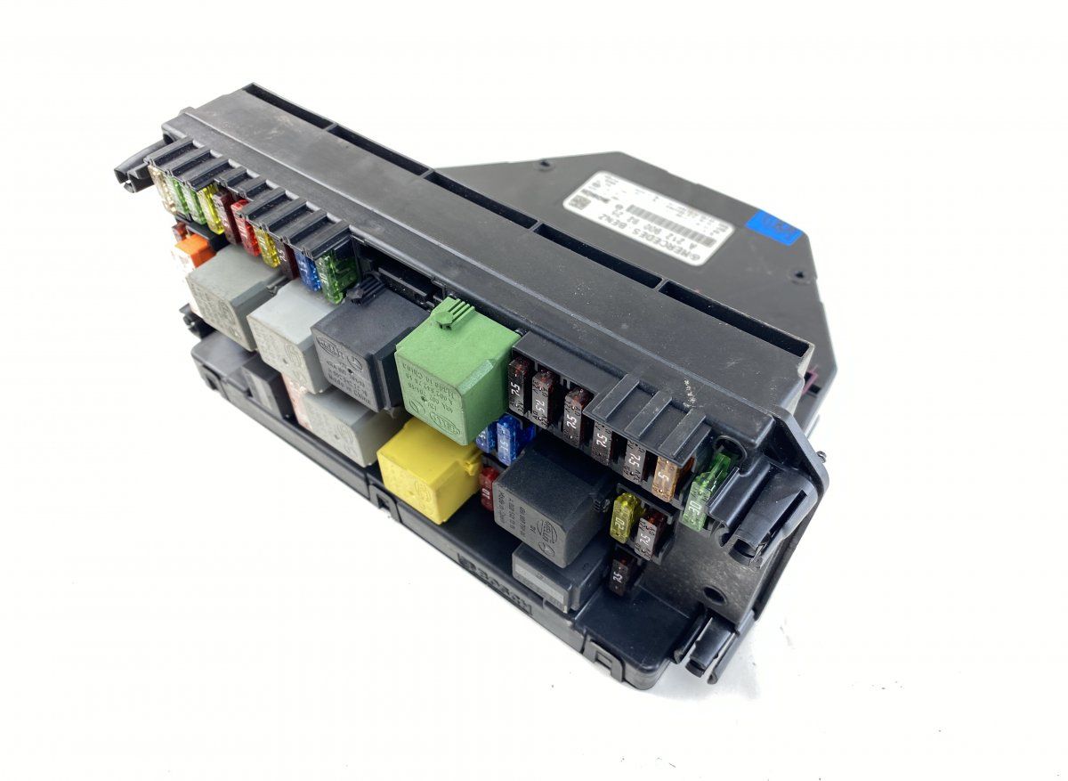 F005V01525 F005V01626 Fuse box MERCEDES-BENZ E-CLASS (W212) (2009-2016)