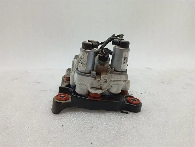 Rolls Royce Wraith RR5 COUPE Hydraulic Valve 37146775258 Hydraulic Valve-