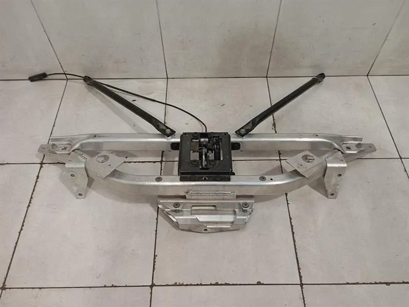 Rolls Royce Wraith RR5 Collision Crossmember 51647198882 Front Retainer Carrier