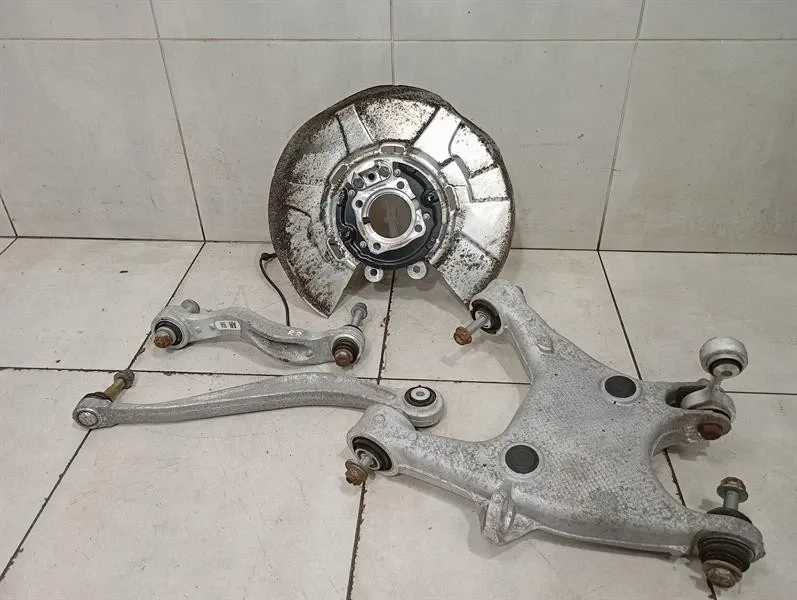 Rolls Royce Wraith RR5 Right Rear Hub 33326796498 Wheel Bearing Housing Rear Right -