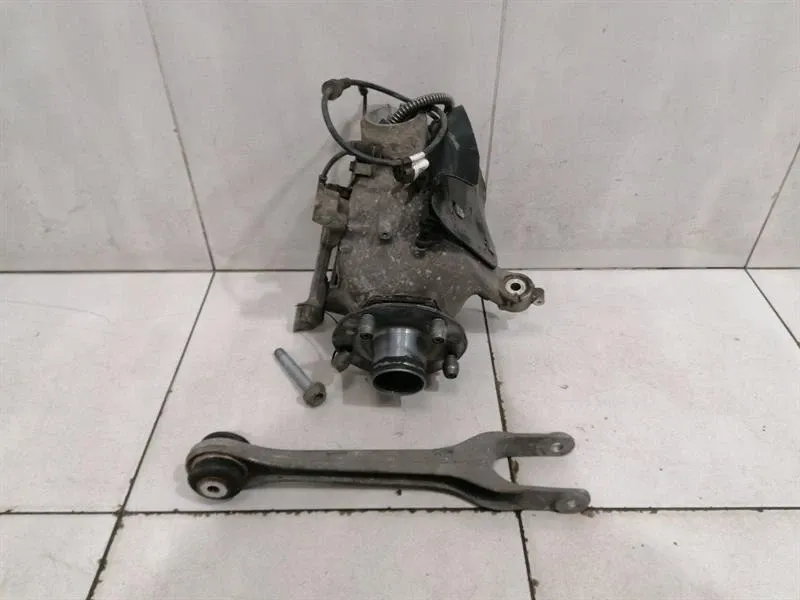 Porsche 911 991 Turbo Right Front Hub Center Lock 99134165824 Wheel Bearing Housing