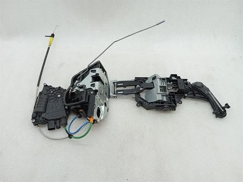 Rolls Royce Wraith RR5 COUPE Left Door Lock 7312407 Left Door Lock -