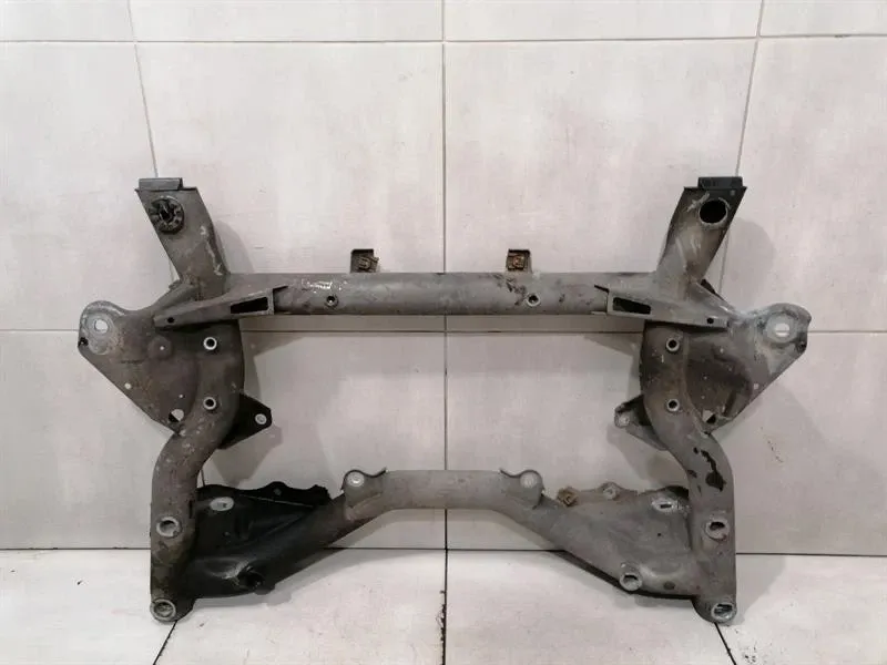 Mercedes C Class W204 Beam Subframe Front A2046280657 Front Axle Carrier