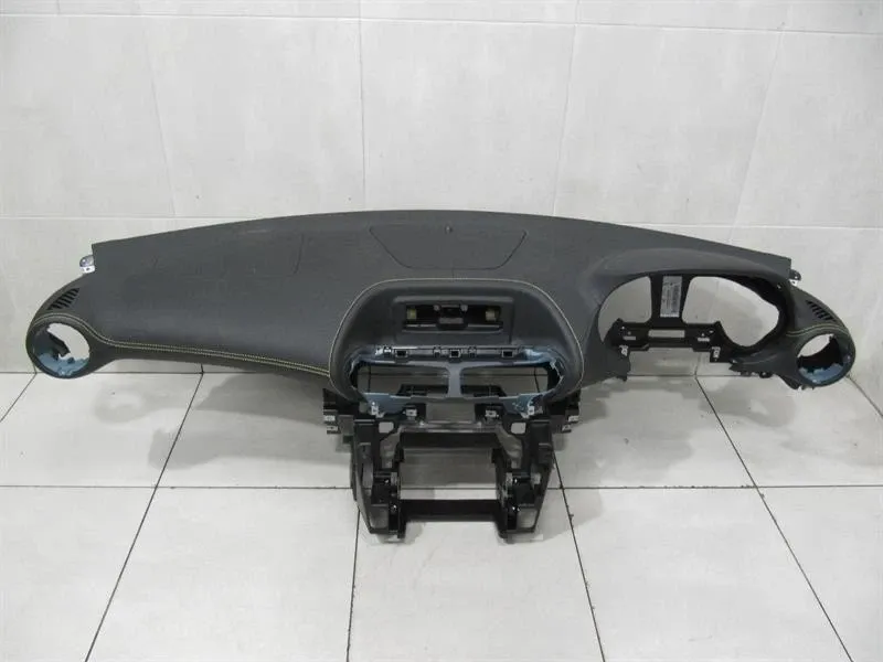 MERCEDES GT C190 GTR A1906800987 DASHBOARD NAPPA LEATHER RIGHT HAND DRIVE RHD-