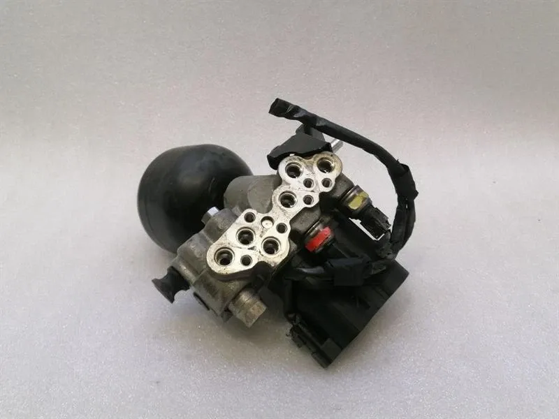 Mercedes S-Class W222 Front ABC Valve A2213200958 Front Hydraulic Valve