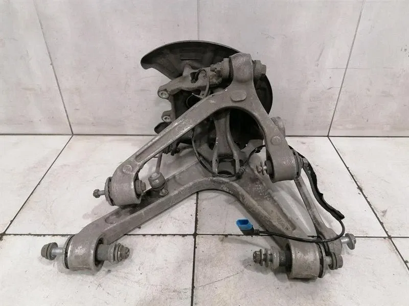 Mercedes GT C190 GTS S Right Rear Hub A1903504401 Wheel Bearing Housing Rear Right -