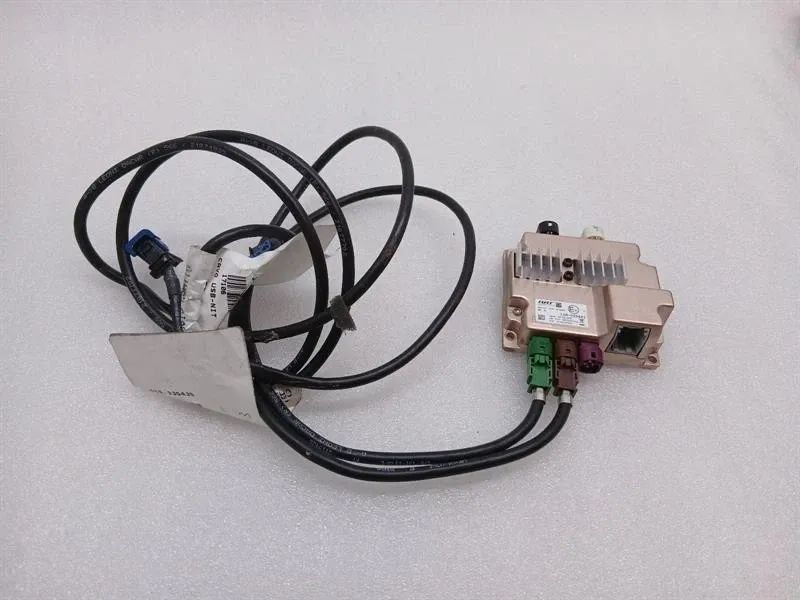 Ferrari GTC4 Lusso T 3.9 V8 F151M Electronic Module 875004 USB HUB Controller